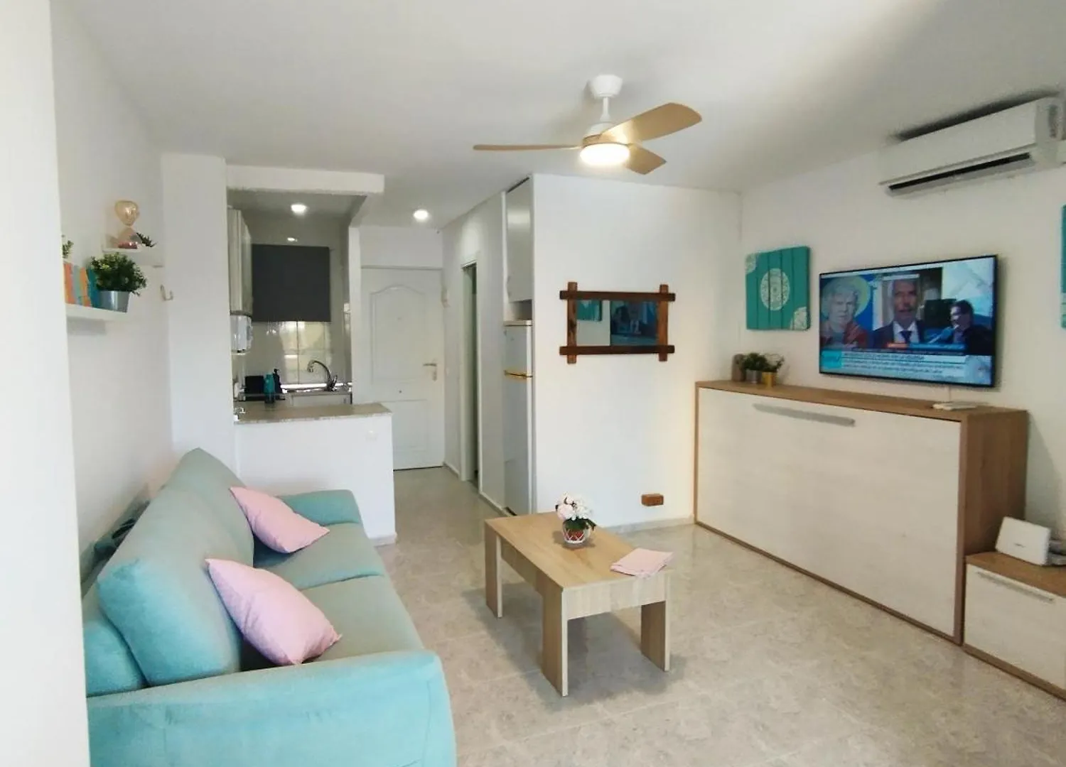 Apartamento Aguila ベナルマデナ